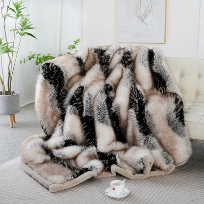 Luxuriously soft, Faux Fur Throw/Blanket
