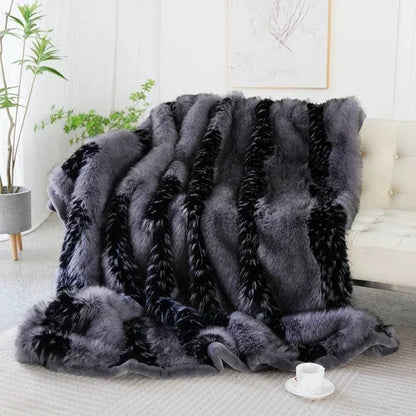 Luxuriously soft, Faux Fur Throw/Blanket