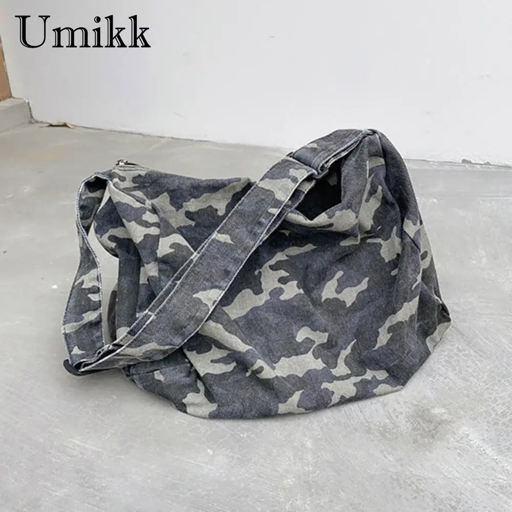 Casual Camouflage Canvas Messenger Bag - Large Capacity